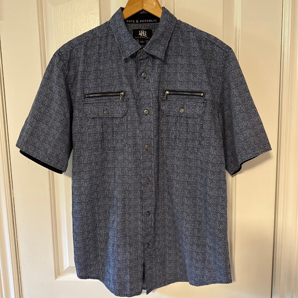 Rock & Republic Men's Size Large Short Sleeve Button Up Shirt Blue Zippers